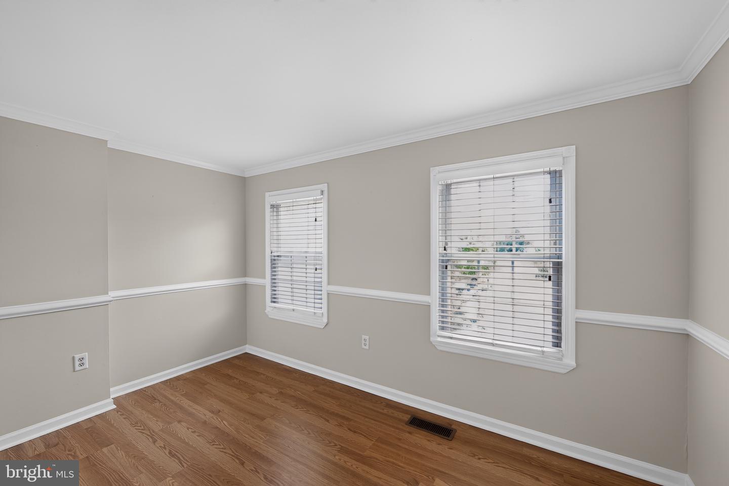 229 E Market St Property Photo 11