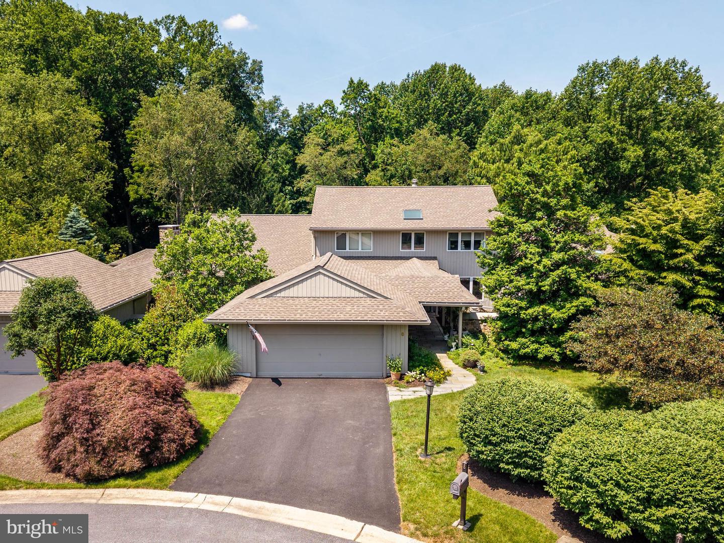 8 Tullamore Dr Property Photo 1