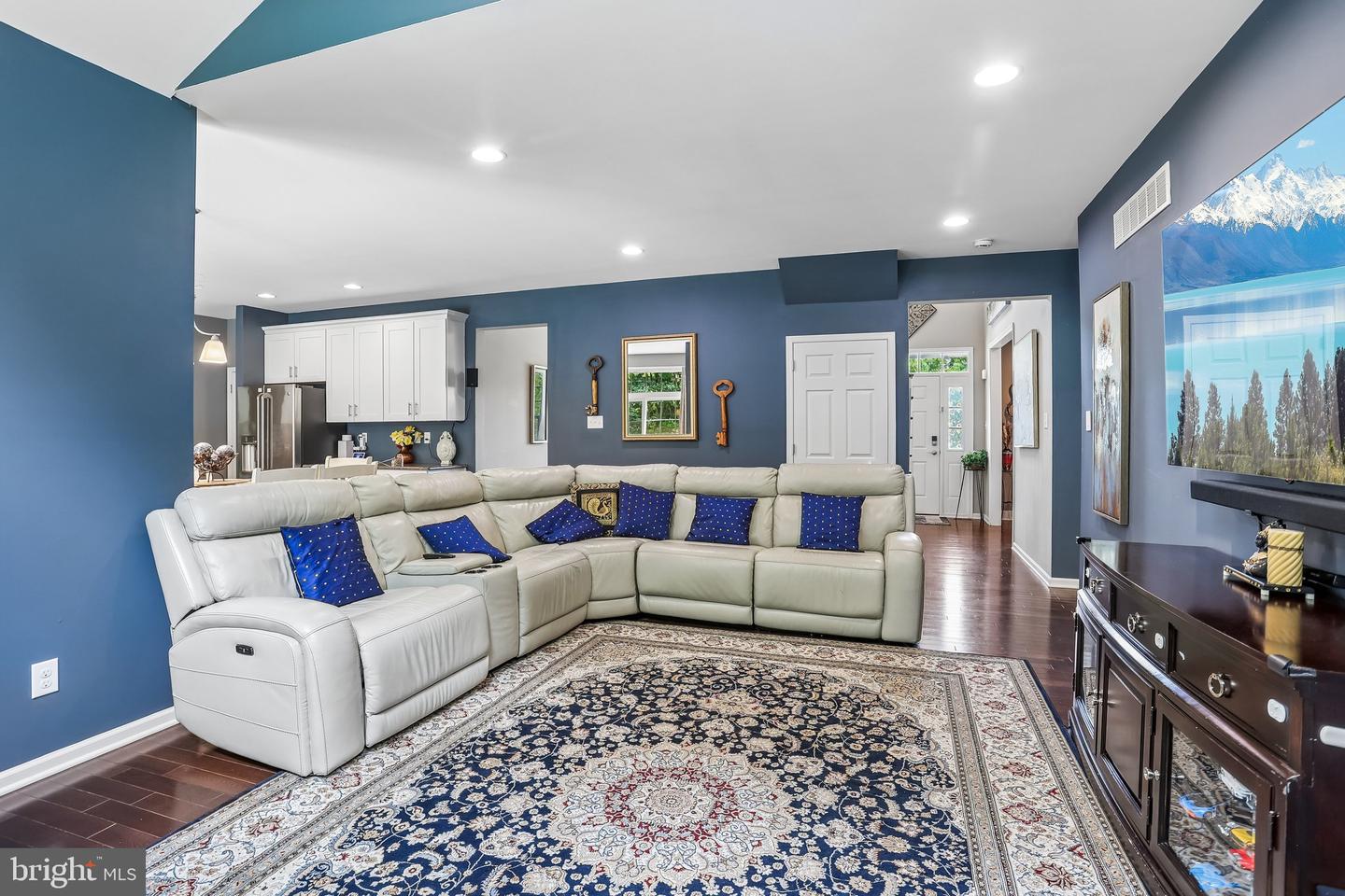 1012 Woodruff Rd Property Photo 14