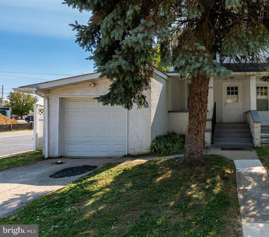 334 E Conestoga Rd Property Photo 1
