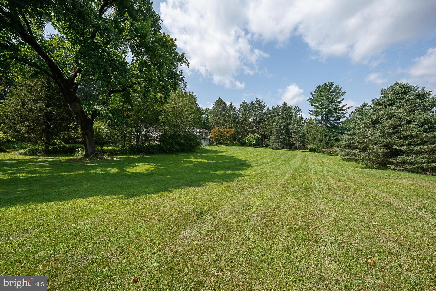 1011 N Valley Rd Property Photo 8
