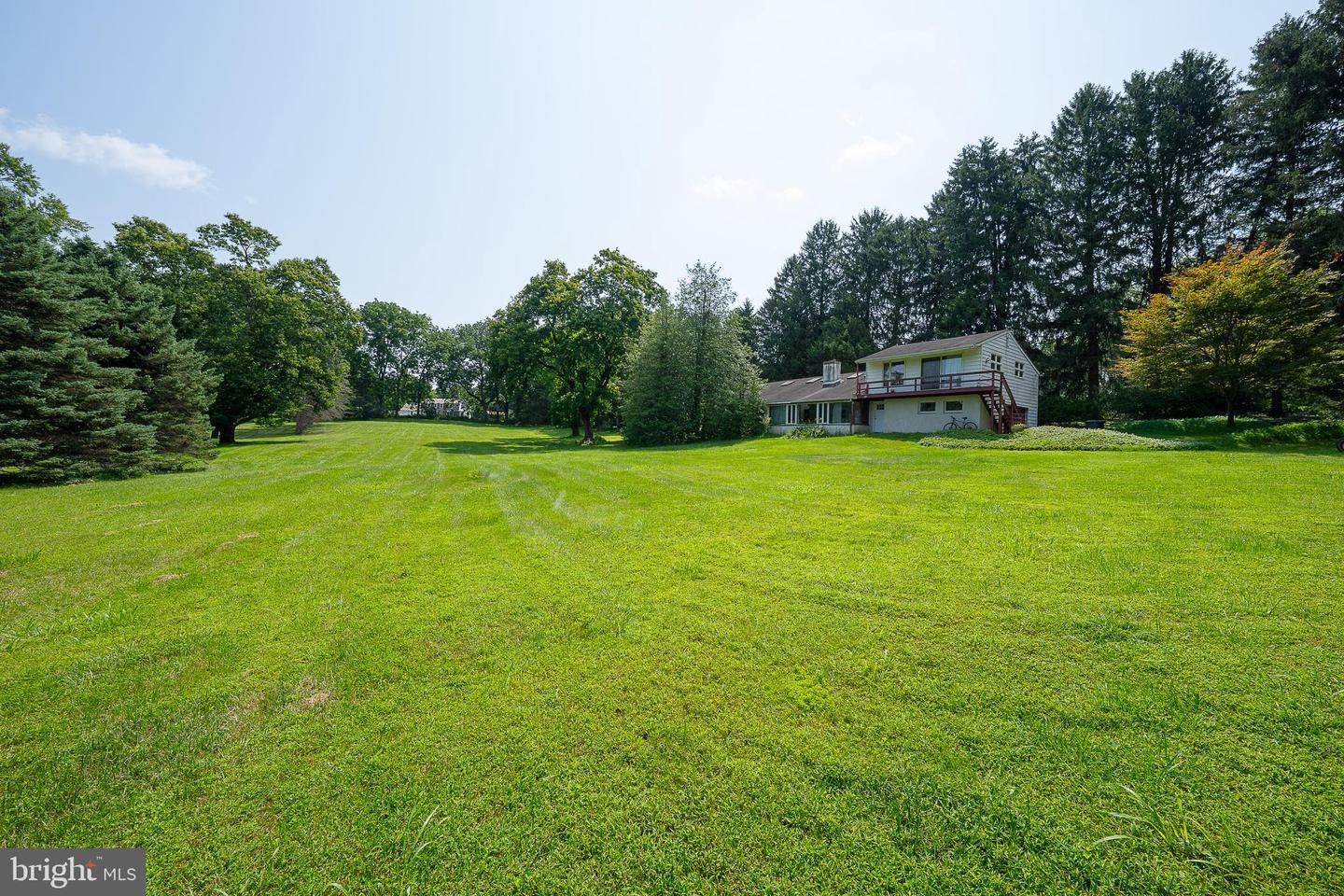 1011 N Valley Rd Property Photo 11
