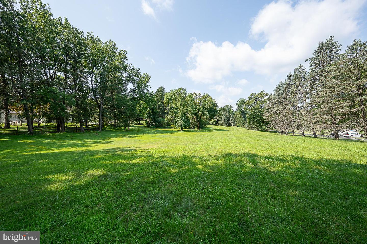 1011 N Valley Rd Property Photo 13
