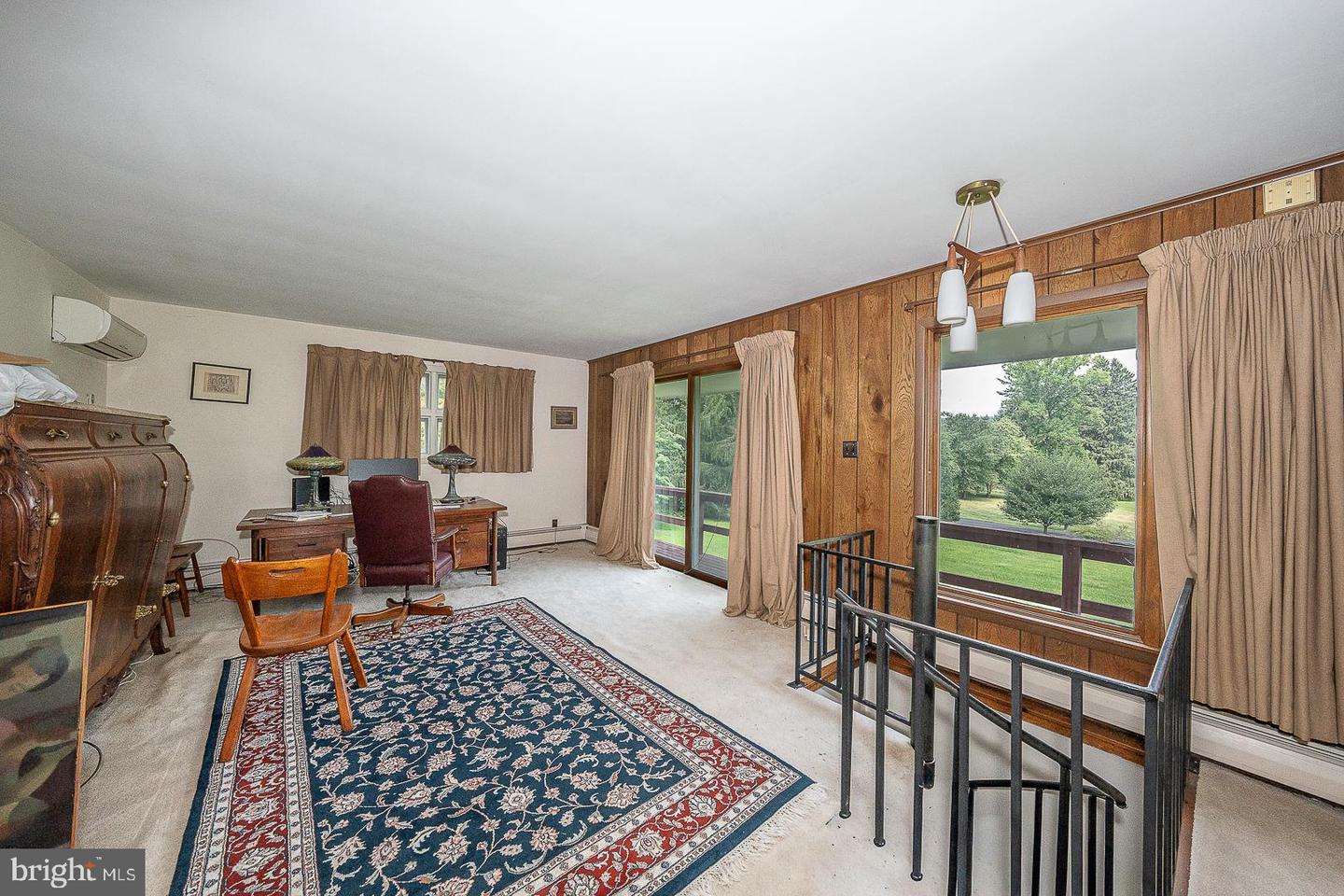 1011 N Valley Rd Property Photo 15