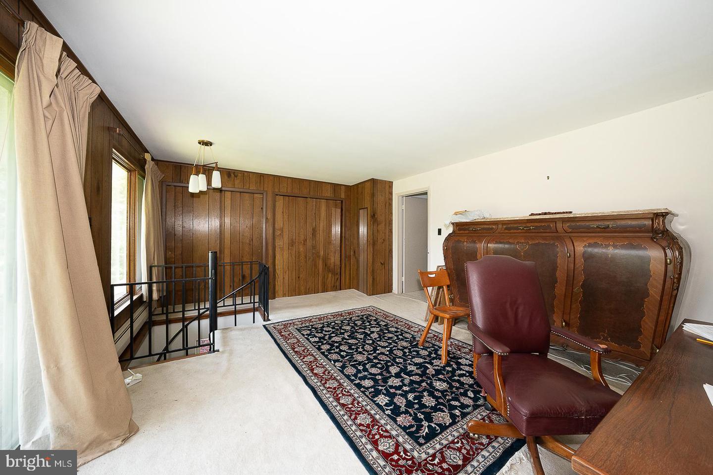 1011 N Valley Rd Property Photo 16