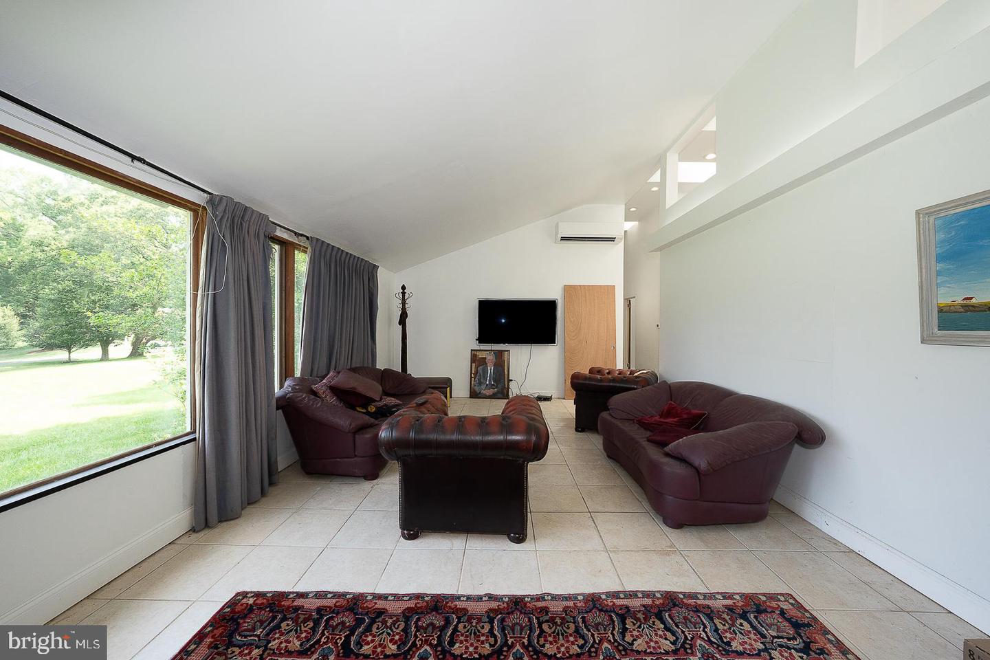 1011 N Valley Rd Property Photo 19