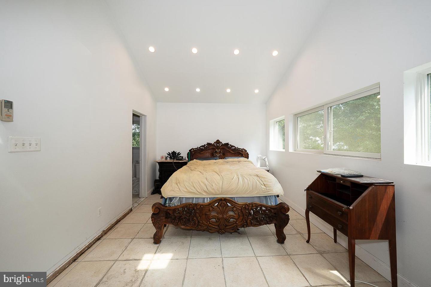 1011 N Valley Rd Property Photo 23