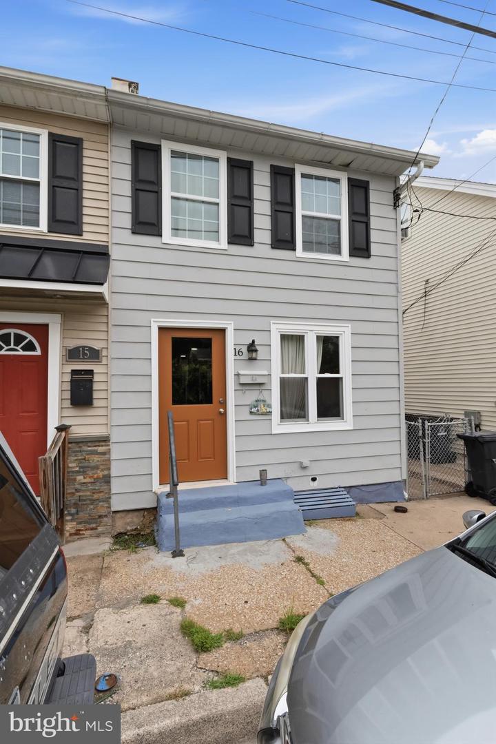 16 Morgan St Property Photo 1
