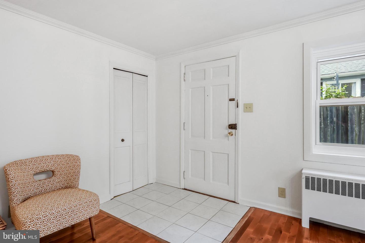 610 W Market St Property Photo 6
