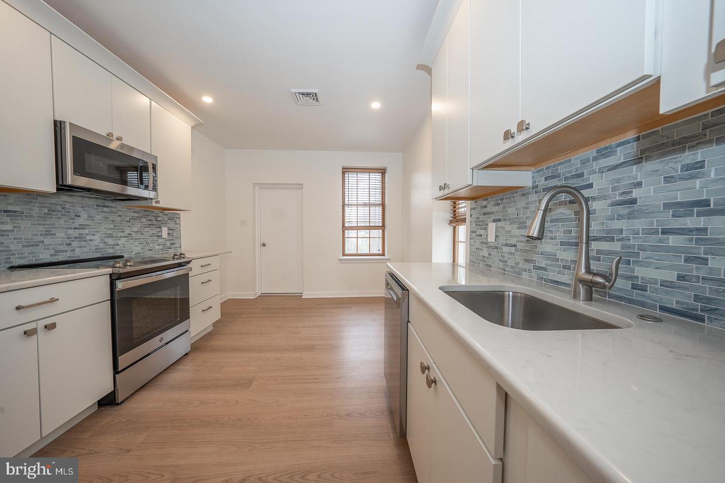 42 N Waterloo Rd #38 Property Photo 5
