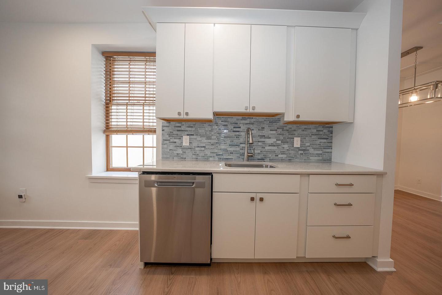 42 N Waterloo Rd #38 Property Photo 6