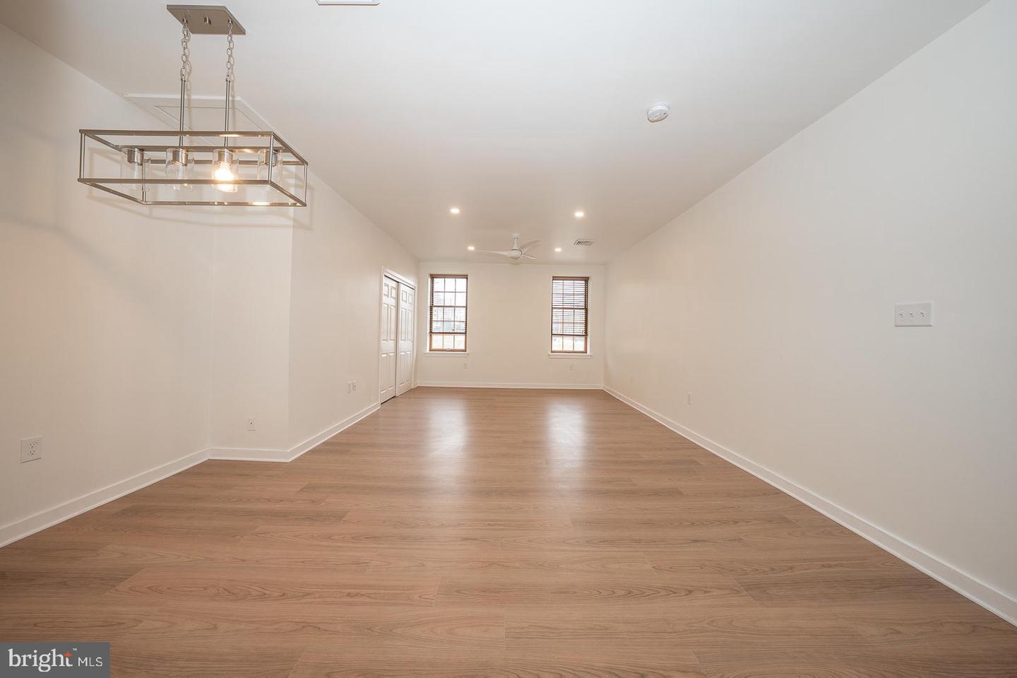 42 N Waterloo Rd #38 Property Photo 11