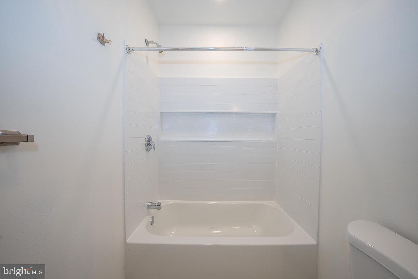 42 N Waterloo Rd #38 Property Photo 23
