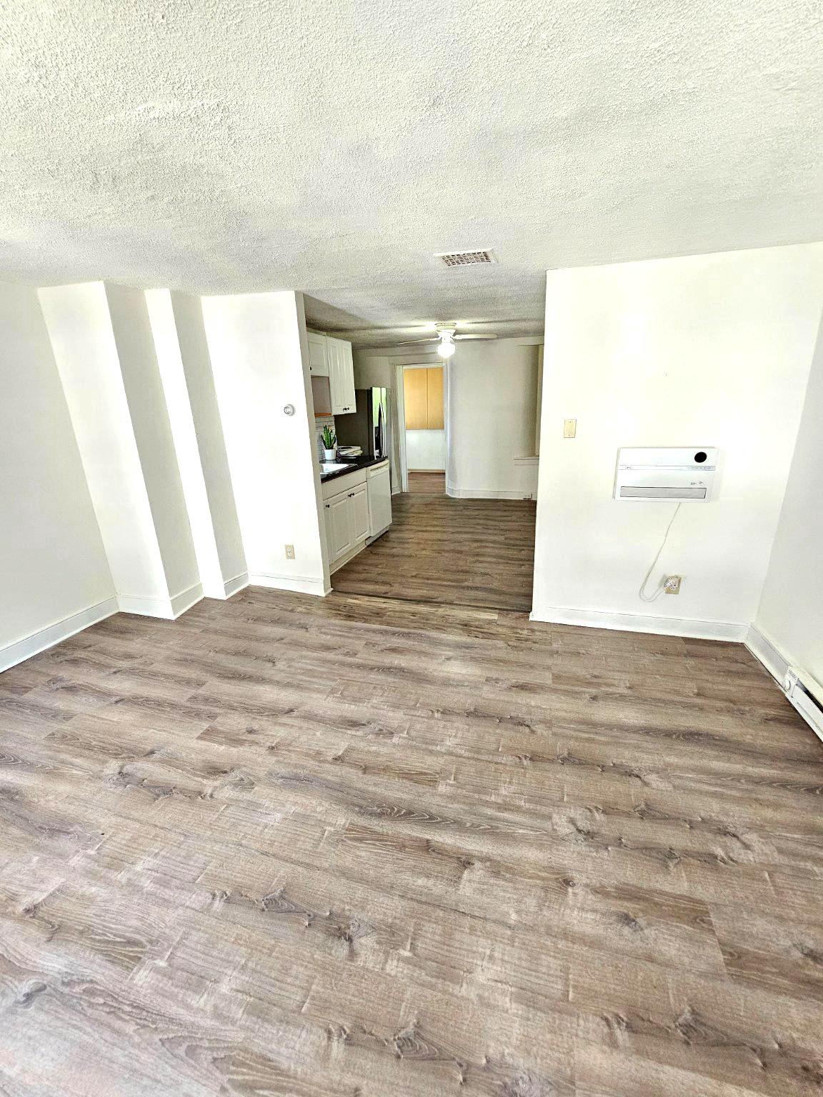 200 Main St Property Photo 6