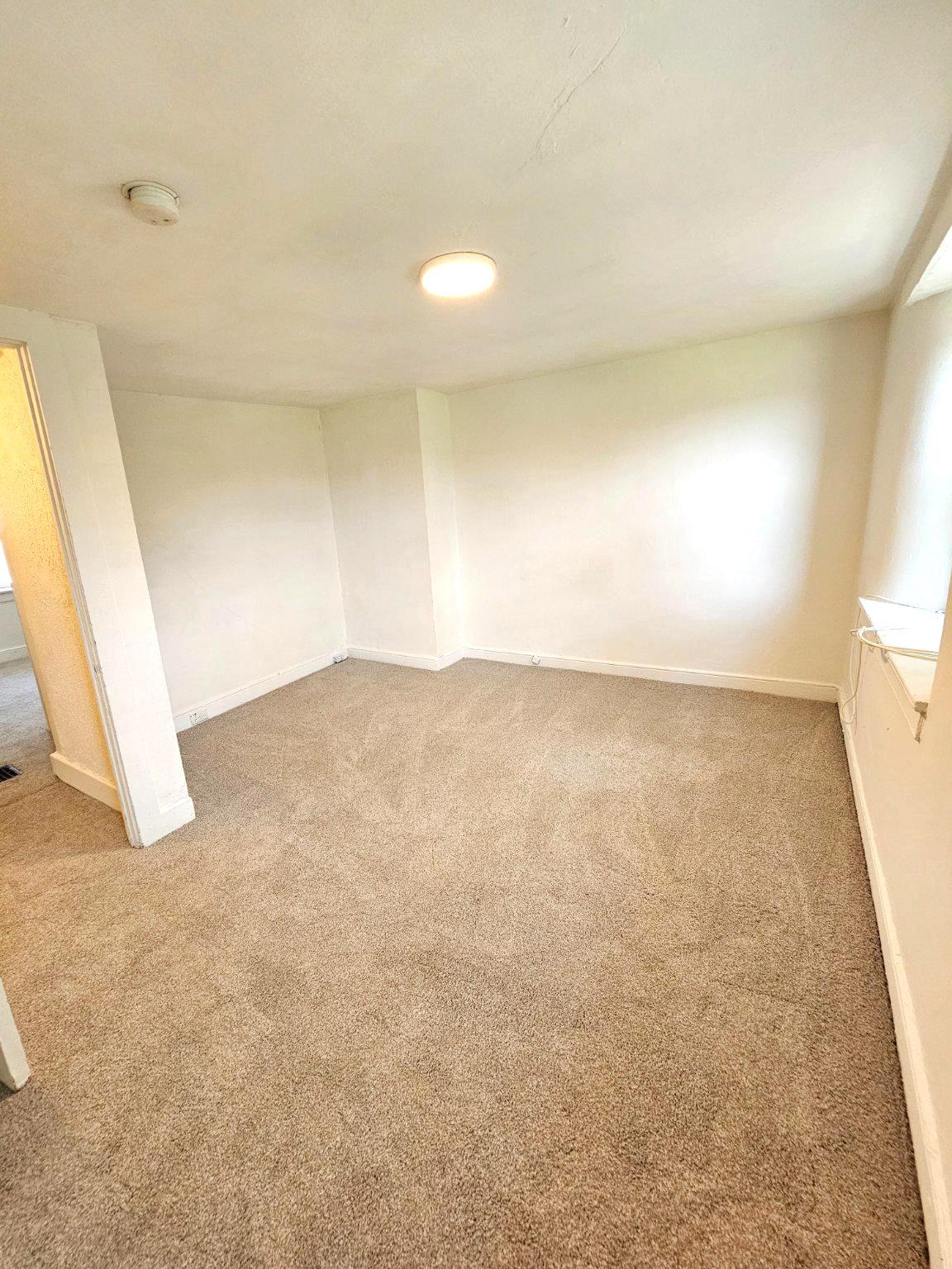 200 Main St Property Photo 13