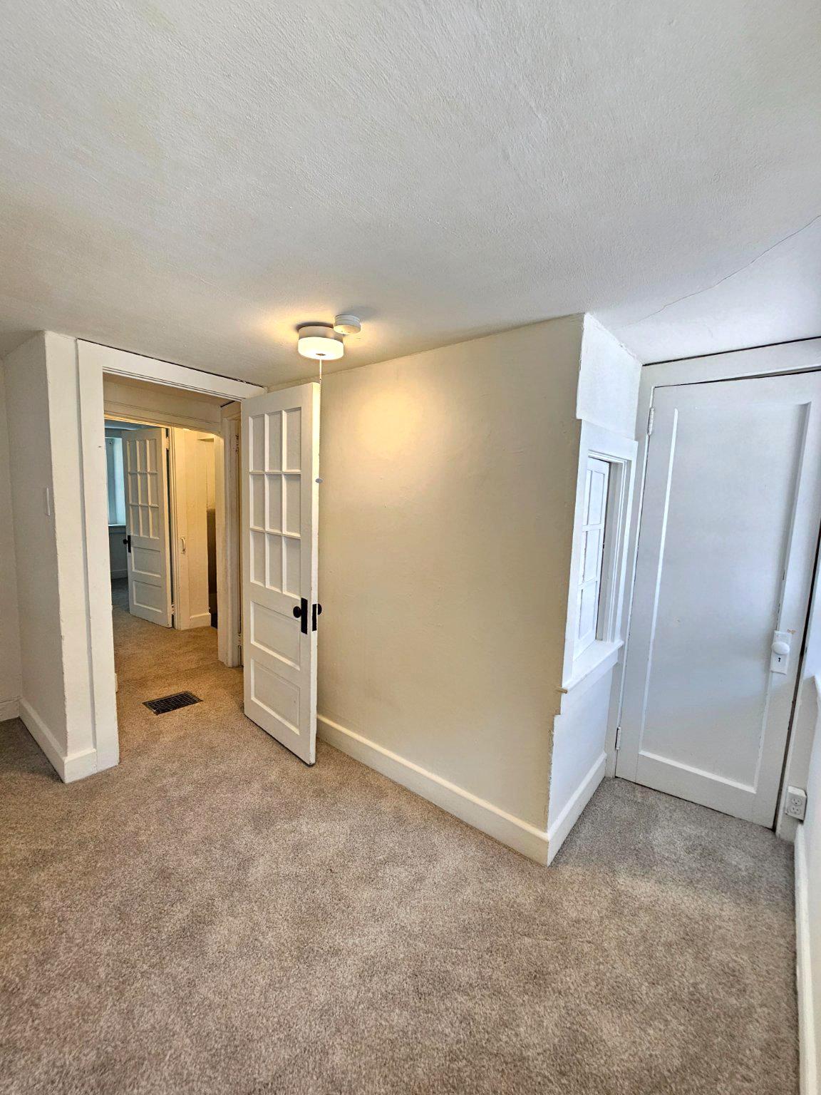 200 Main St Property Photo 16