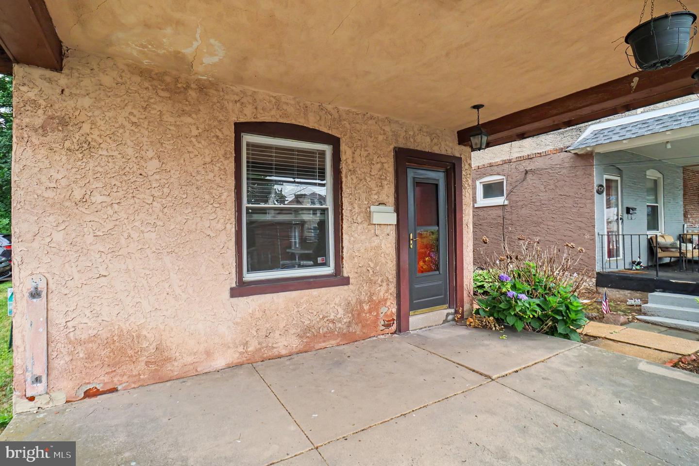 624 Bridge St Property Photo 4