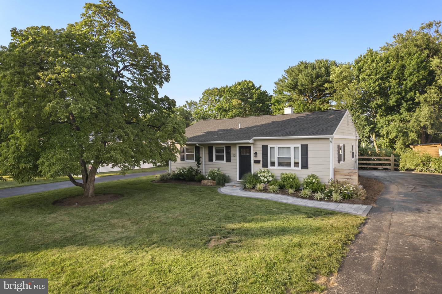 113 MANOR RD