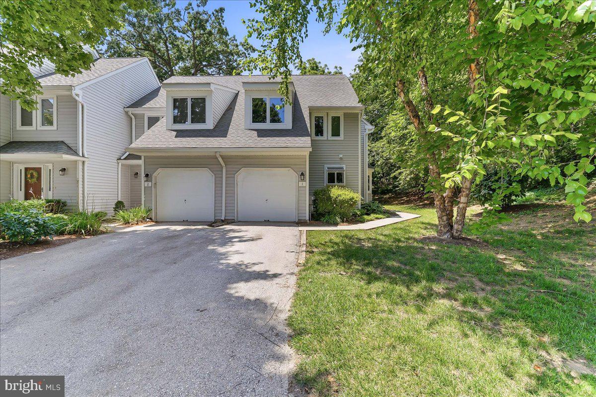 1 W Jonathan Ct #1 Property Photo 1
