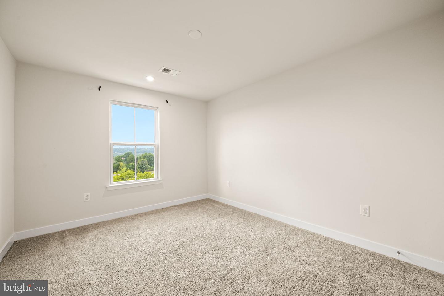 240 Chase Dr Property Photo 31