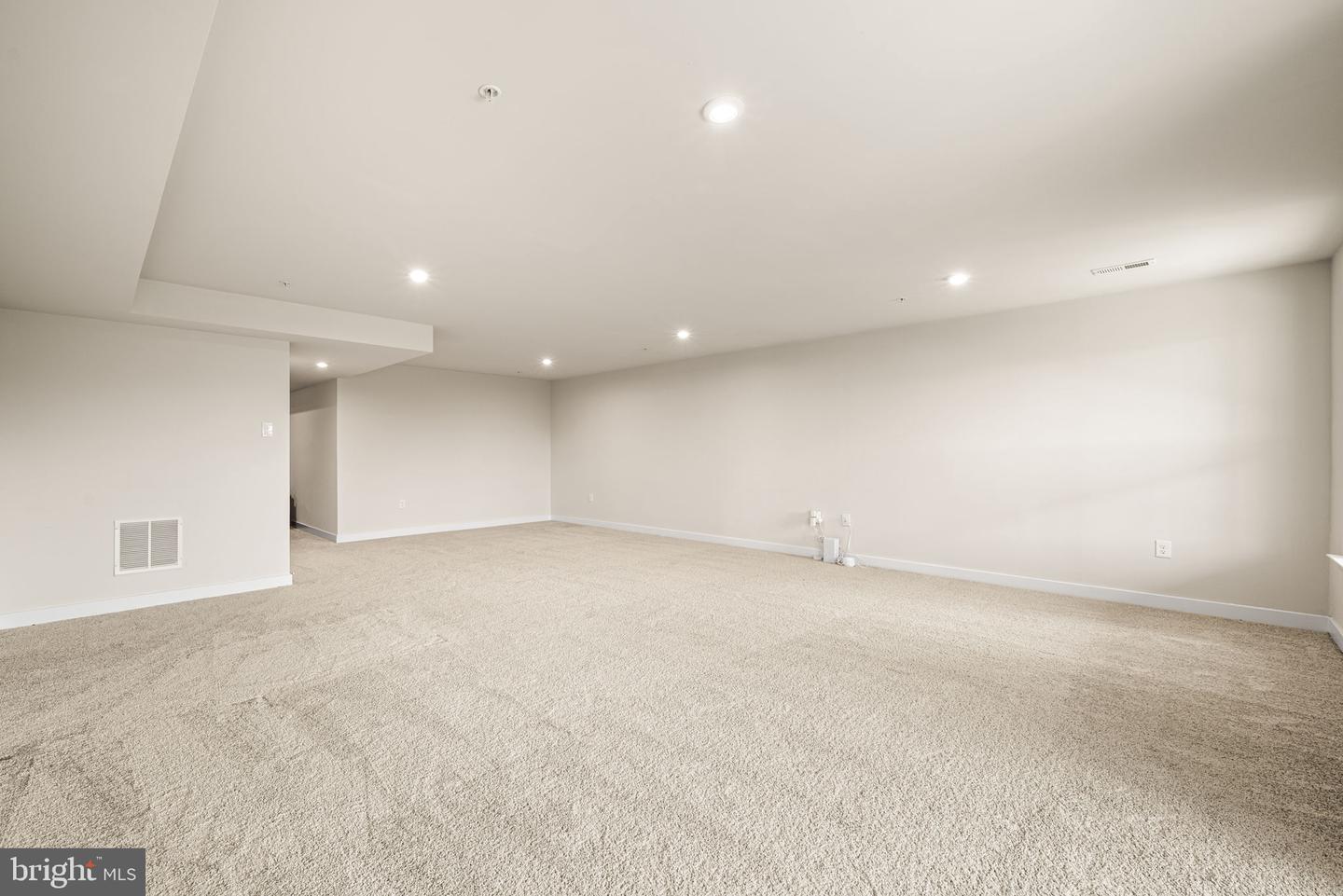 240 Chase Dr Property Photo 35