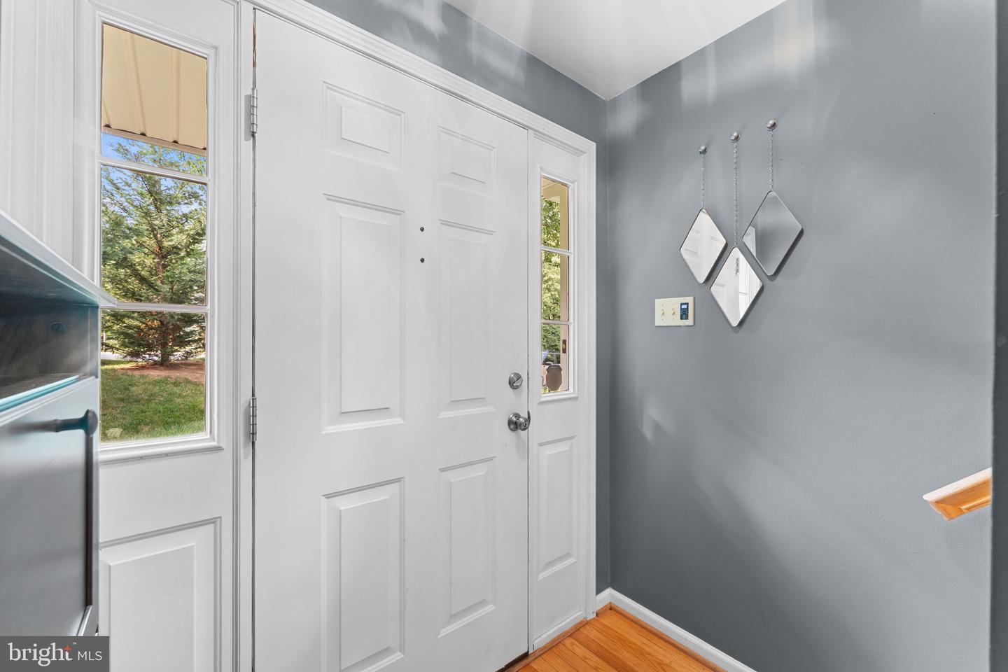 158 Weybridge Dr Property Photo 4
