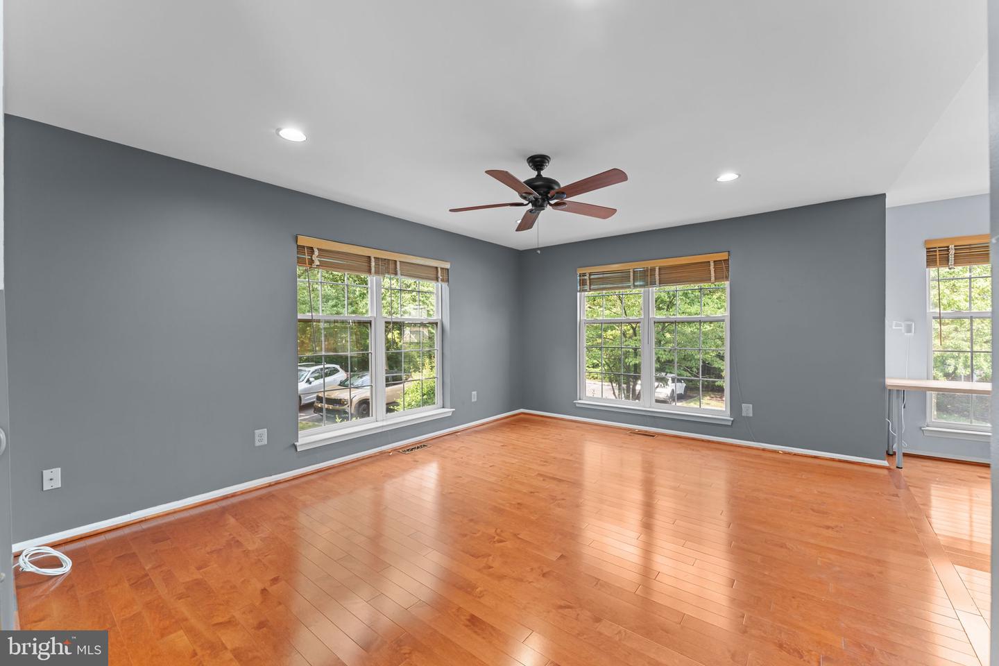 158 Weybridge Dr Property Photo 6