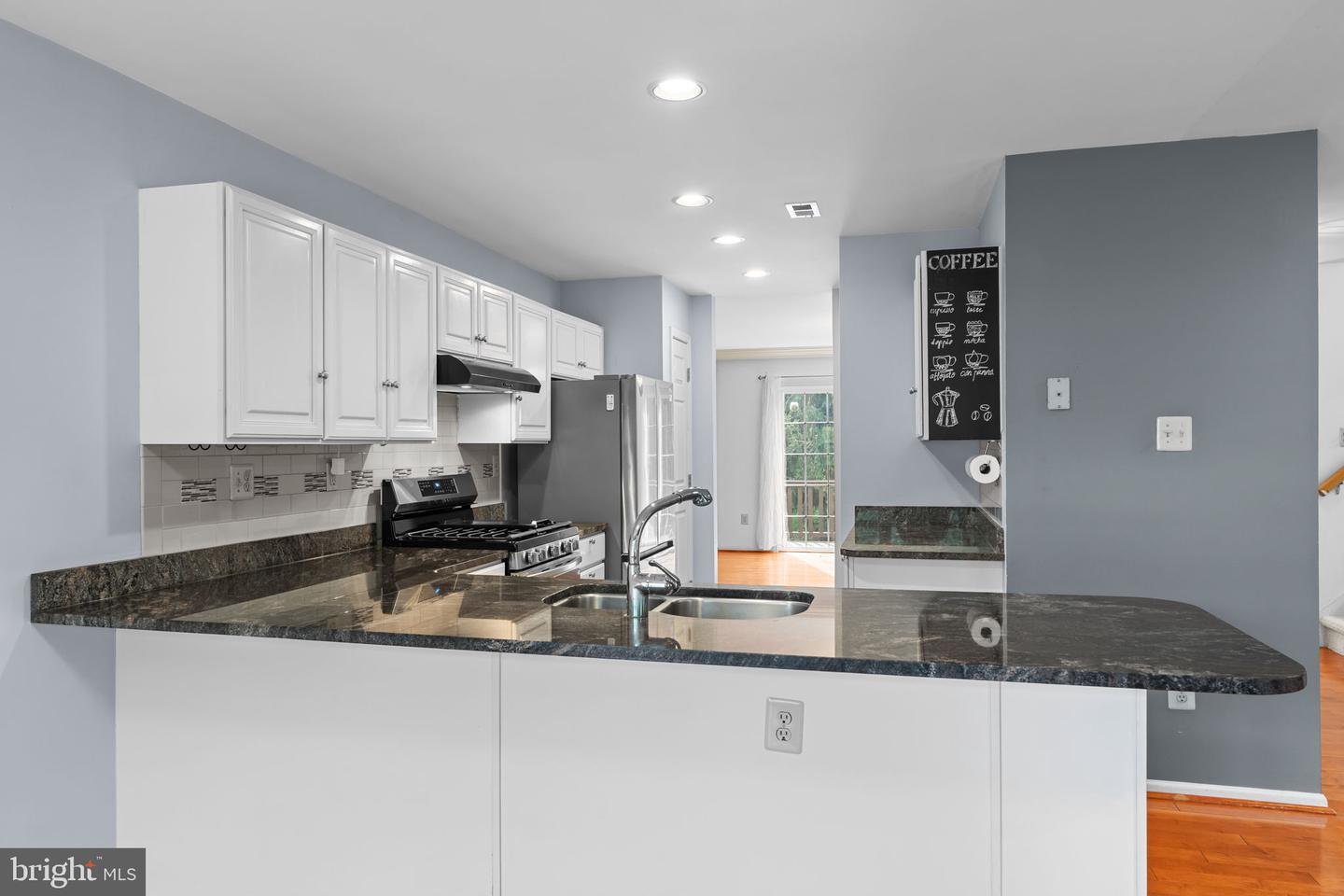 158 Weybridge Dr Property Photo 10