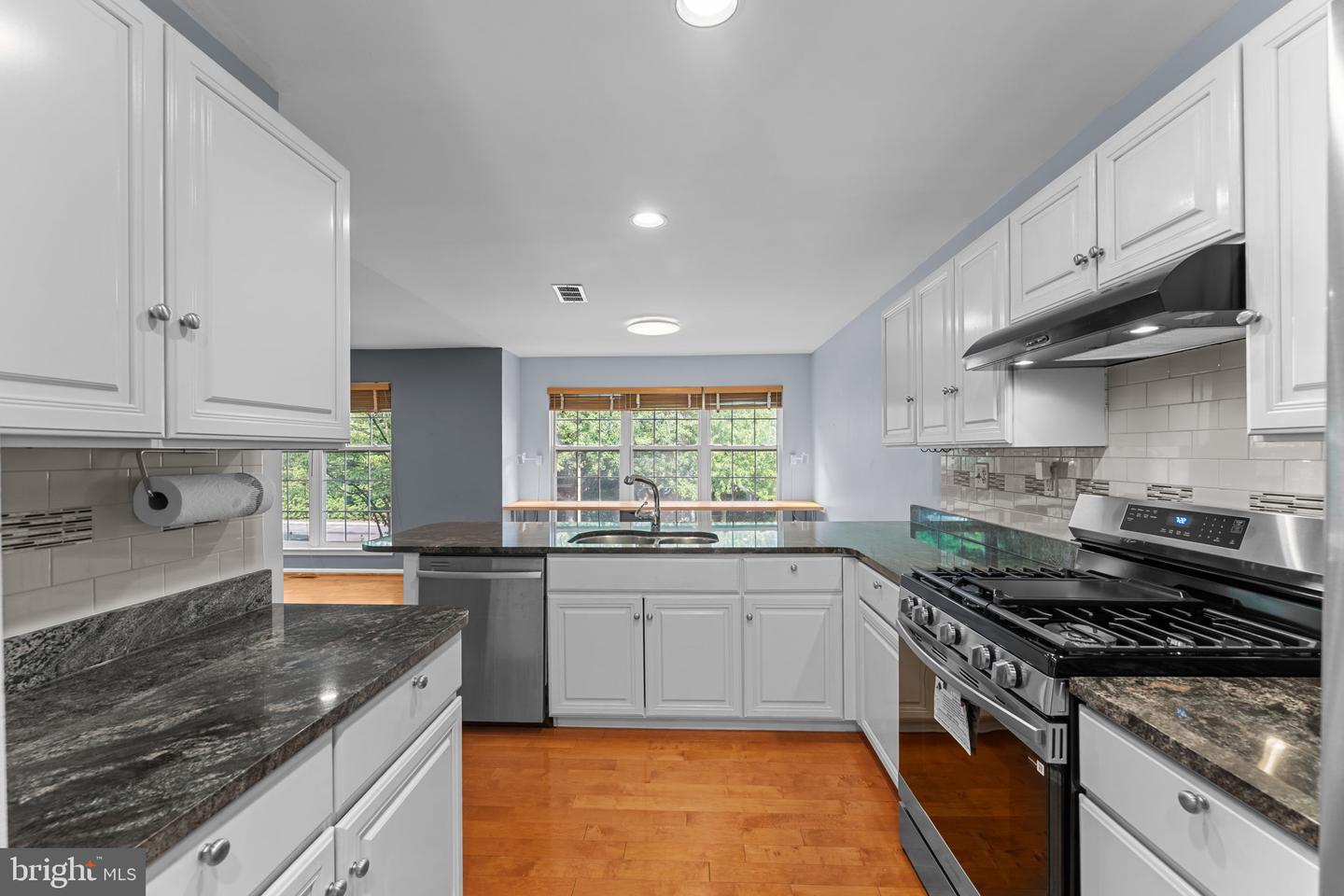 158 Weybridge Dr Property Photo 12