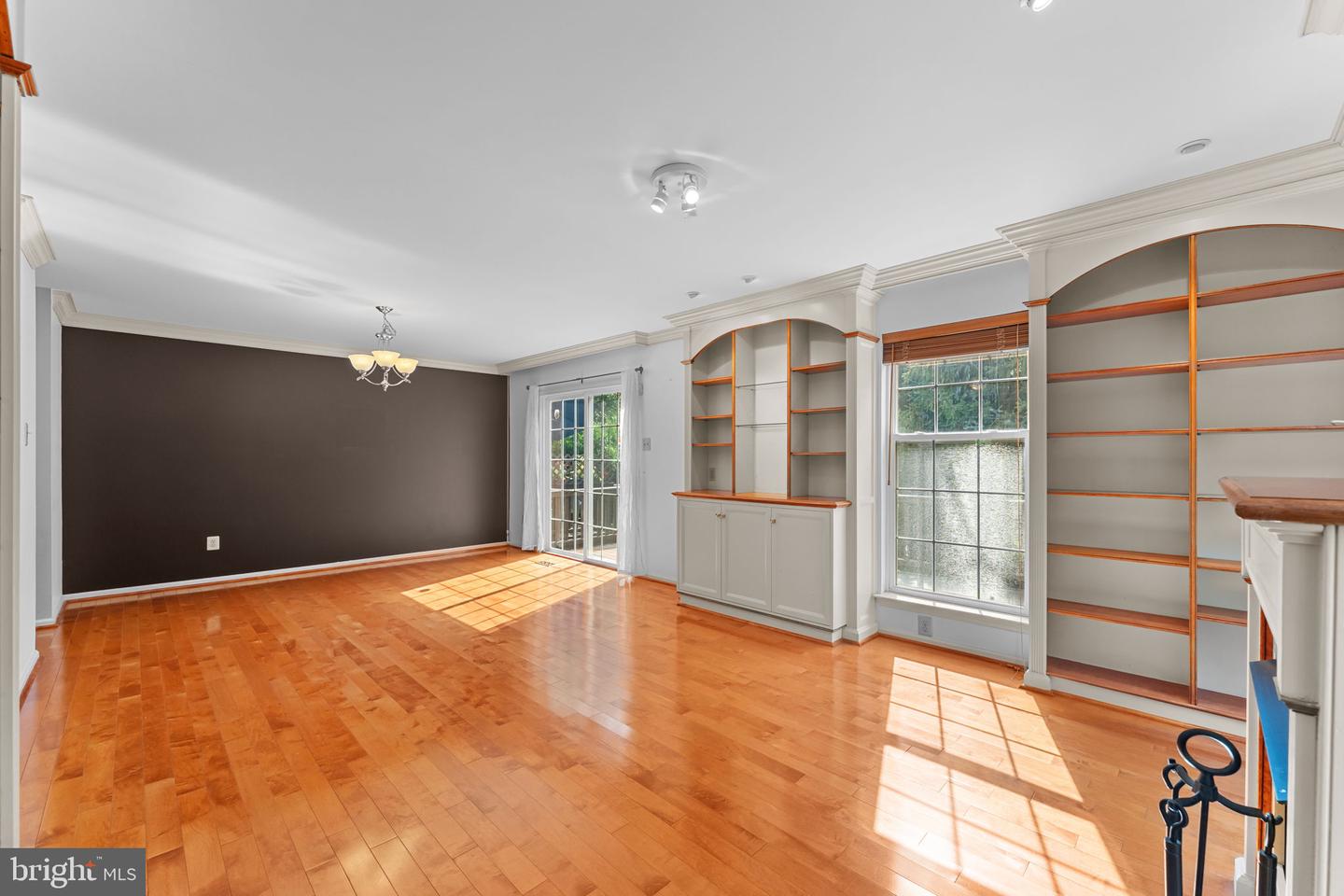 158 Weybridge Dr Property Photo 16