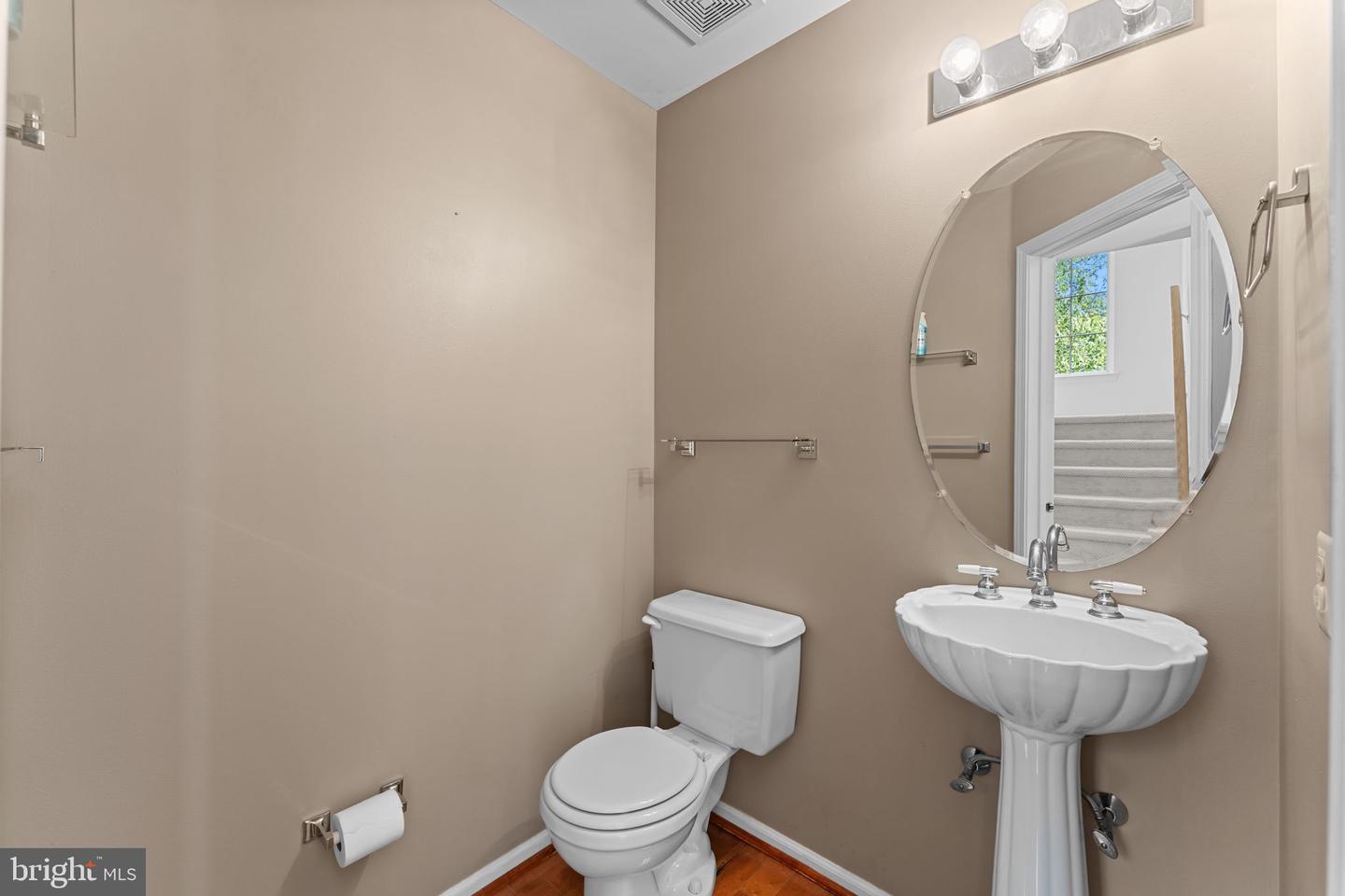 158 Weybridge Dr Property Photo 17