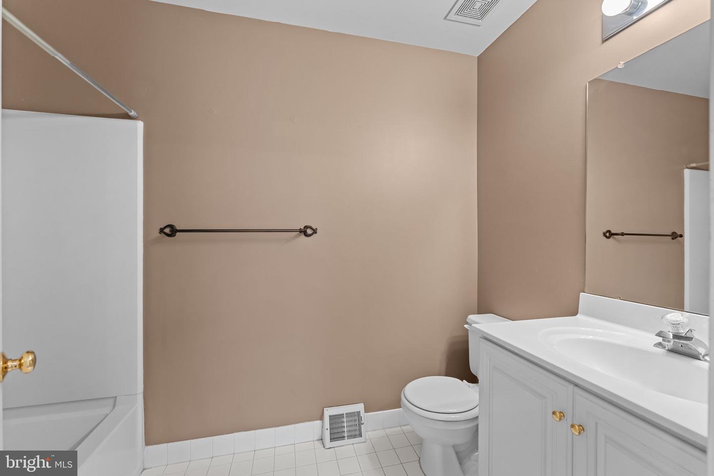 158 Weybridge Dr Property Photo 27