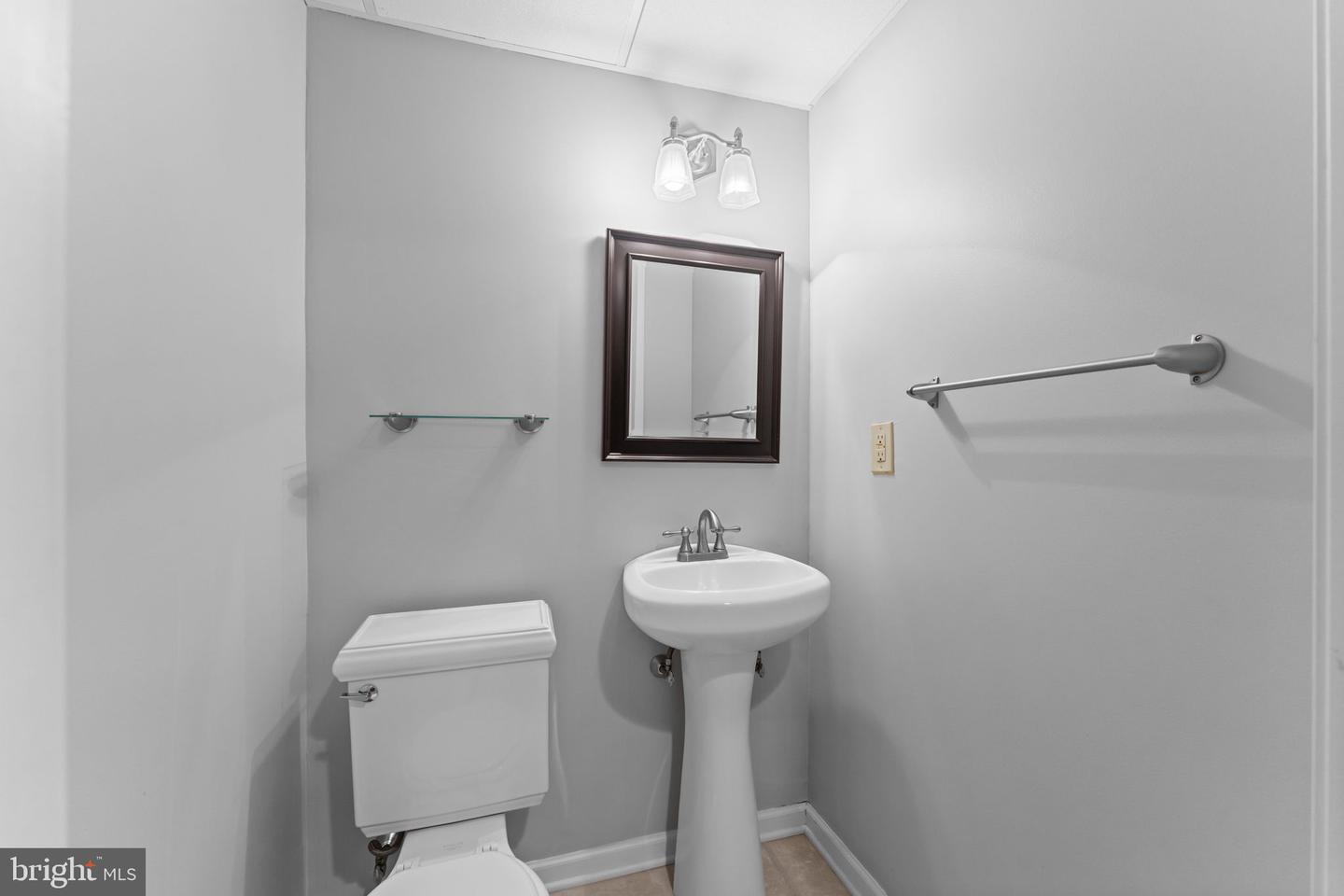 158 Weybridge Dr Property Photo 31