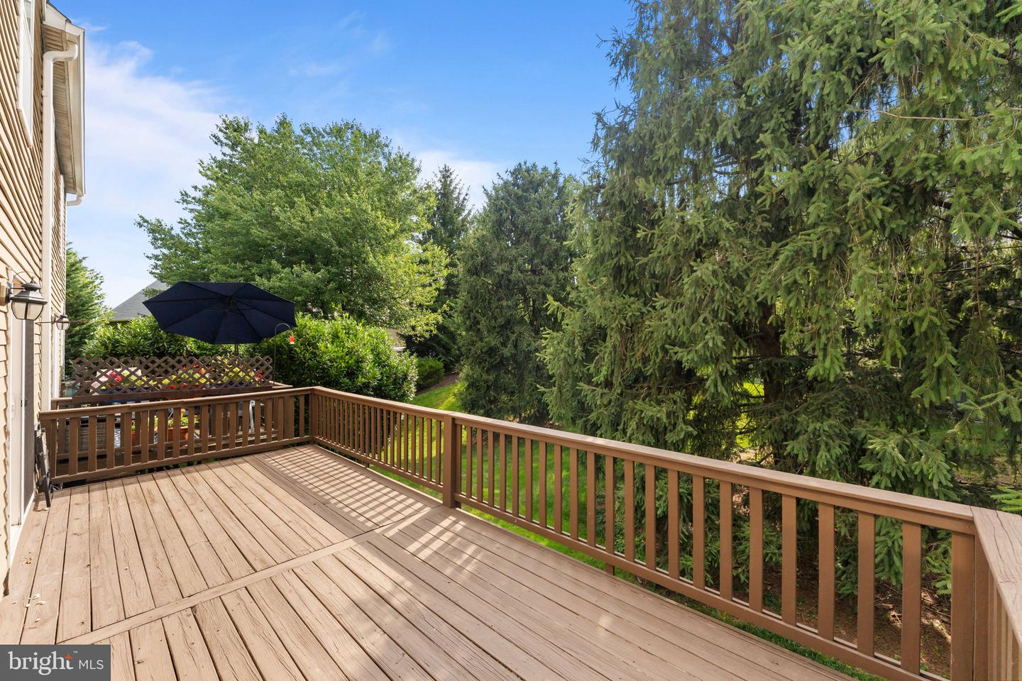 158 Weybridge Dr Property Photo 33