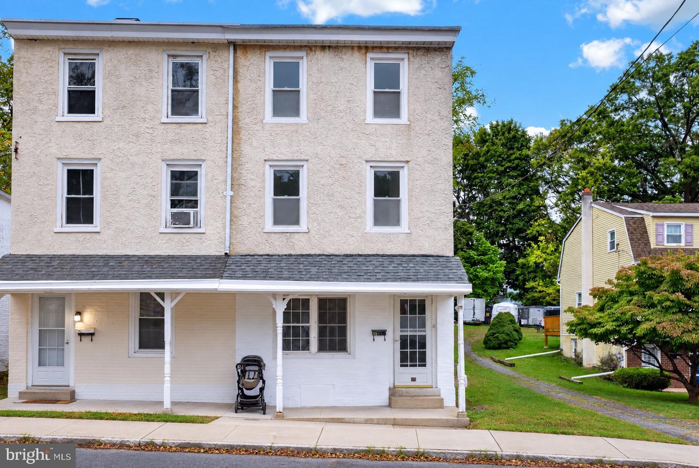 149 Poplar St Property Photo 1