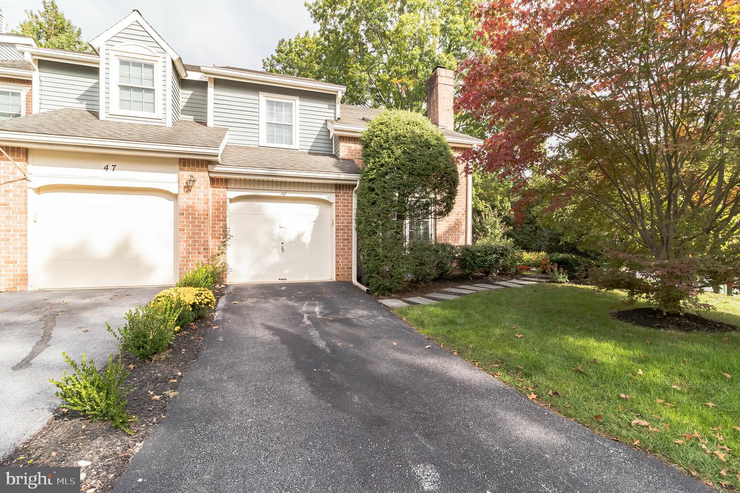48 Stonehurst Ct Property Photo 1