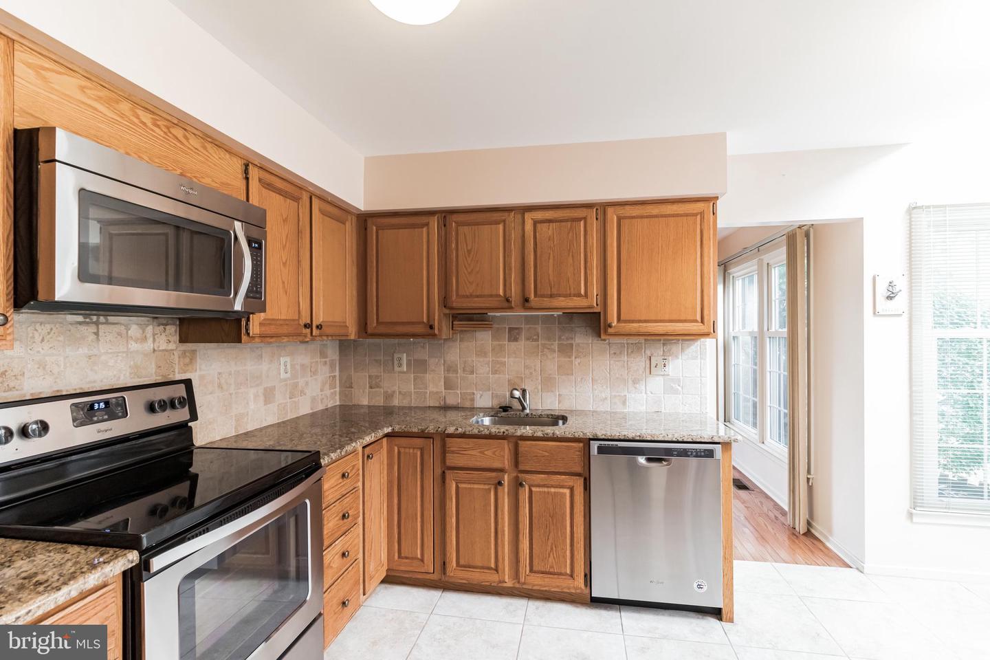 48 Stonehurst Ct Property Photo 6