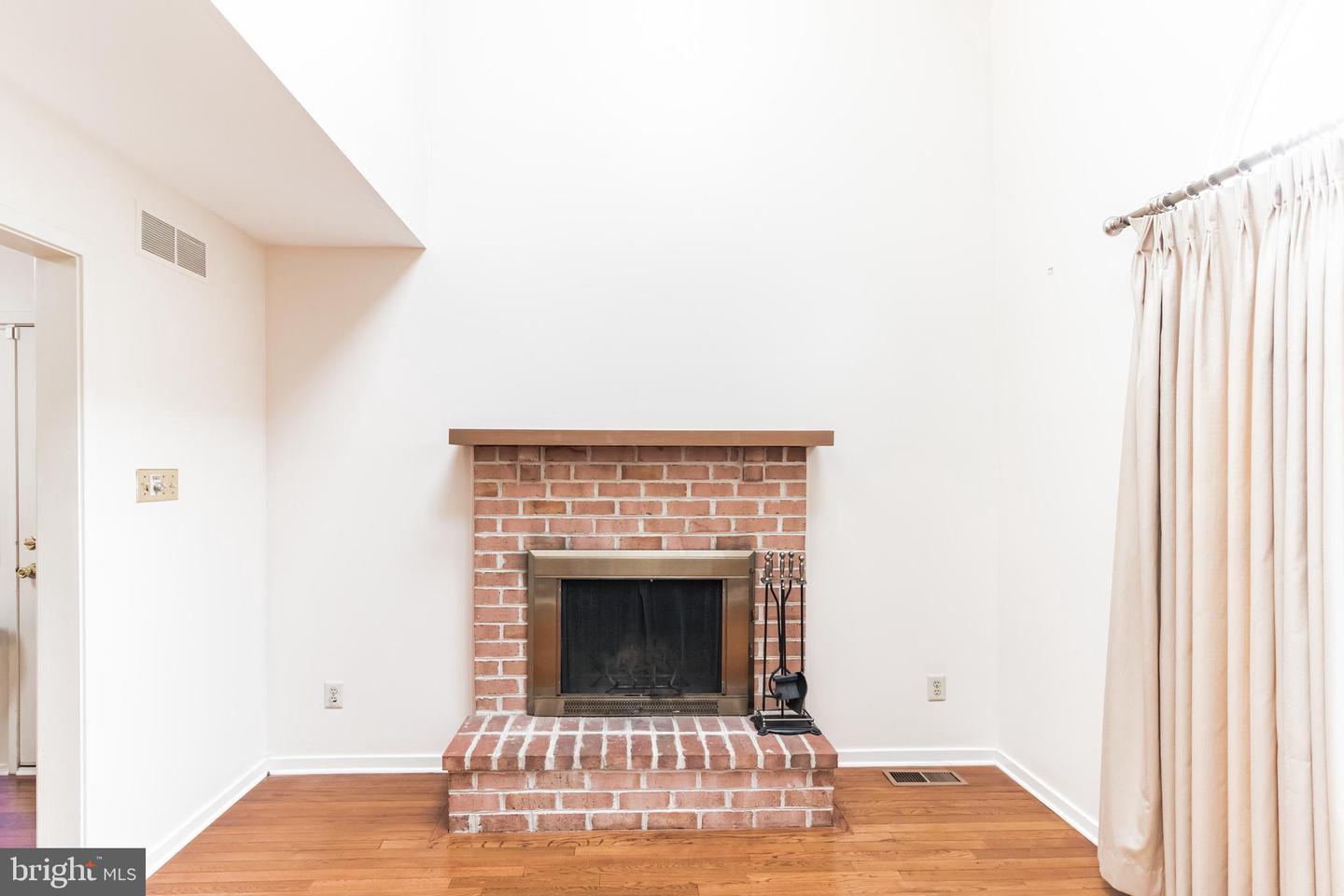 48 Stonehurst Ct Property Photo 9