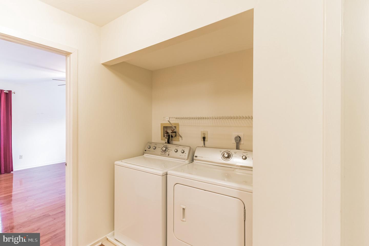 48 Stonehurst Ct Property Photo 16