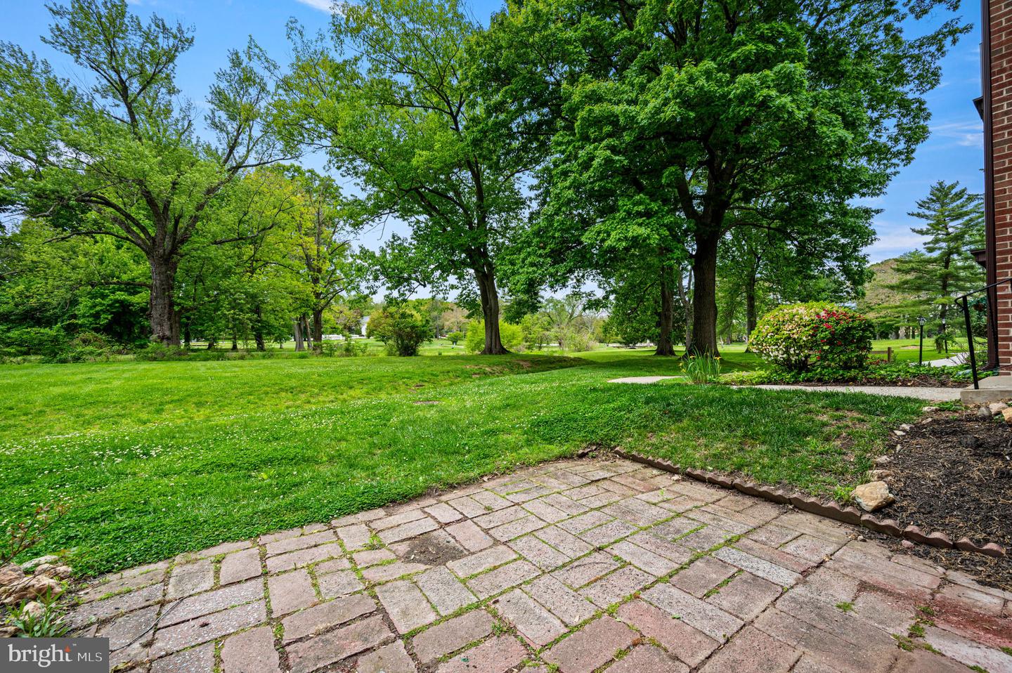 180 Drummers Ln Property Photo 4