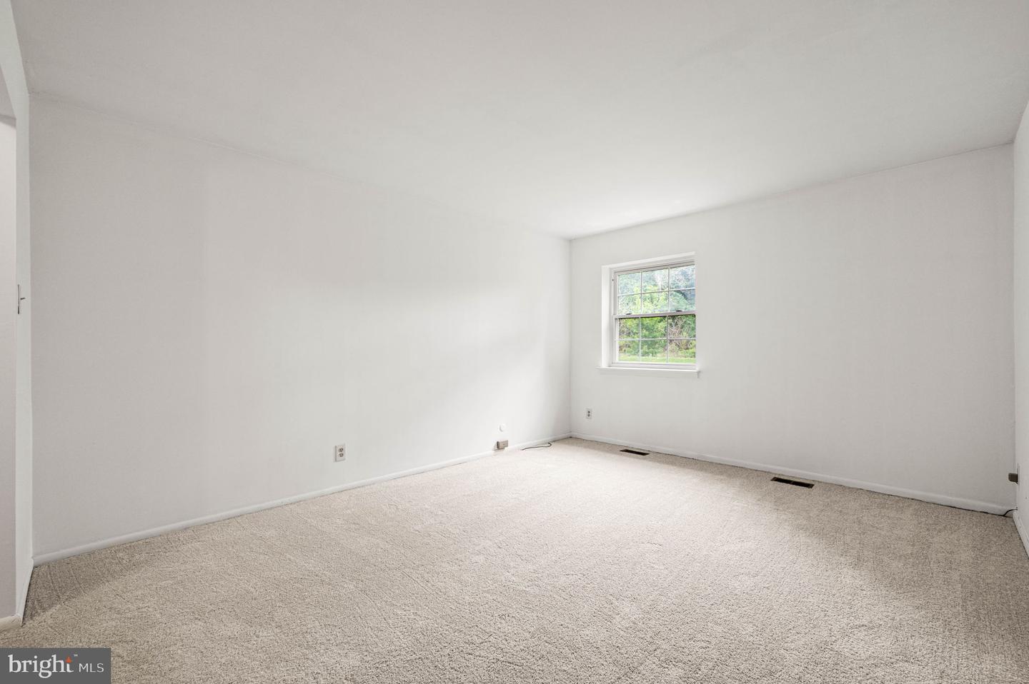 180 Drummers Ln Property Photo 17
