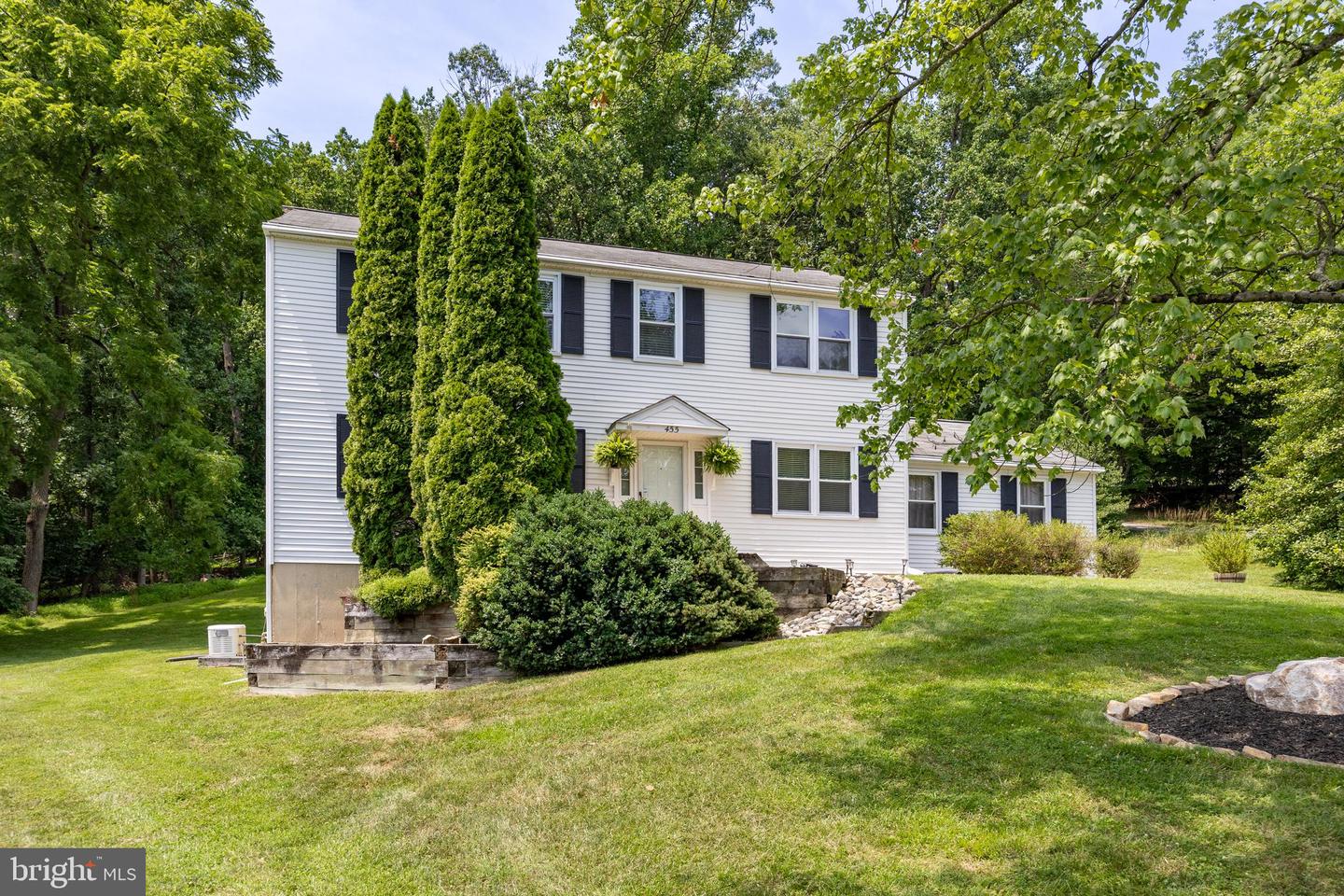 455 SPRUCE DR