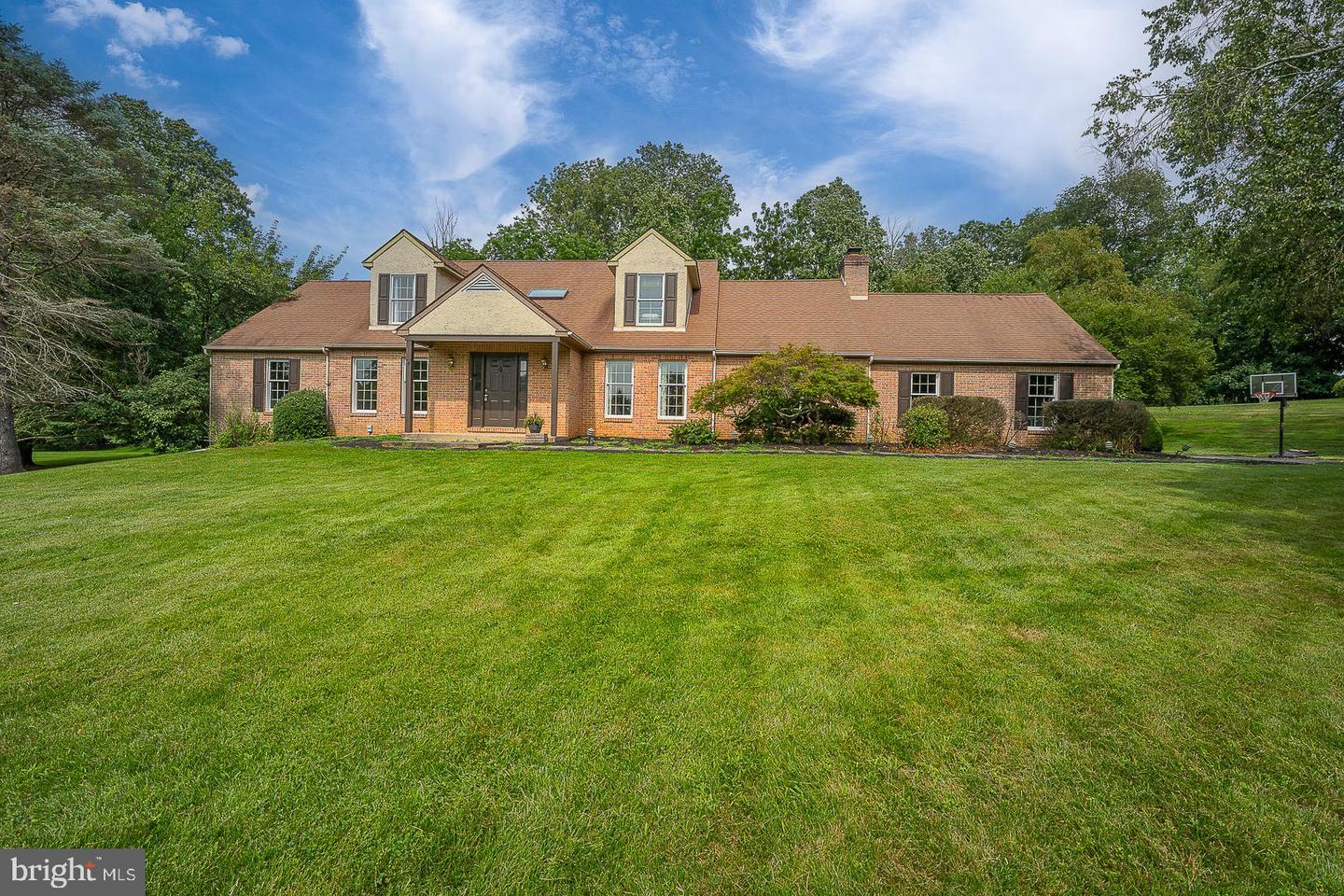 842 Penns Way Property Photo 1