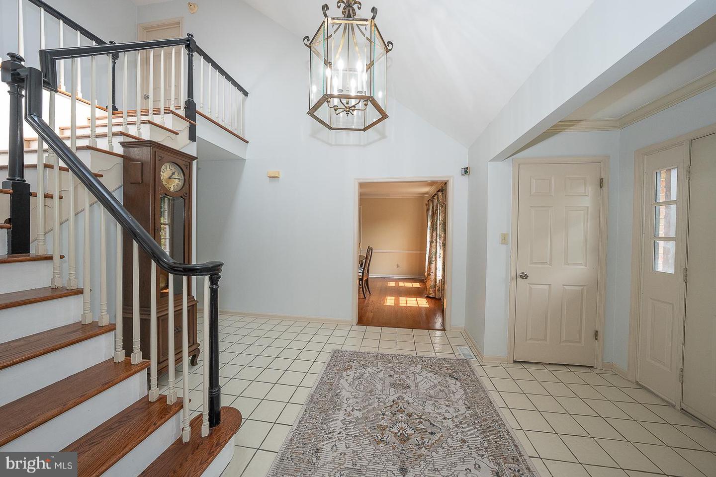 842 Penns Way Property Photo 5