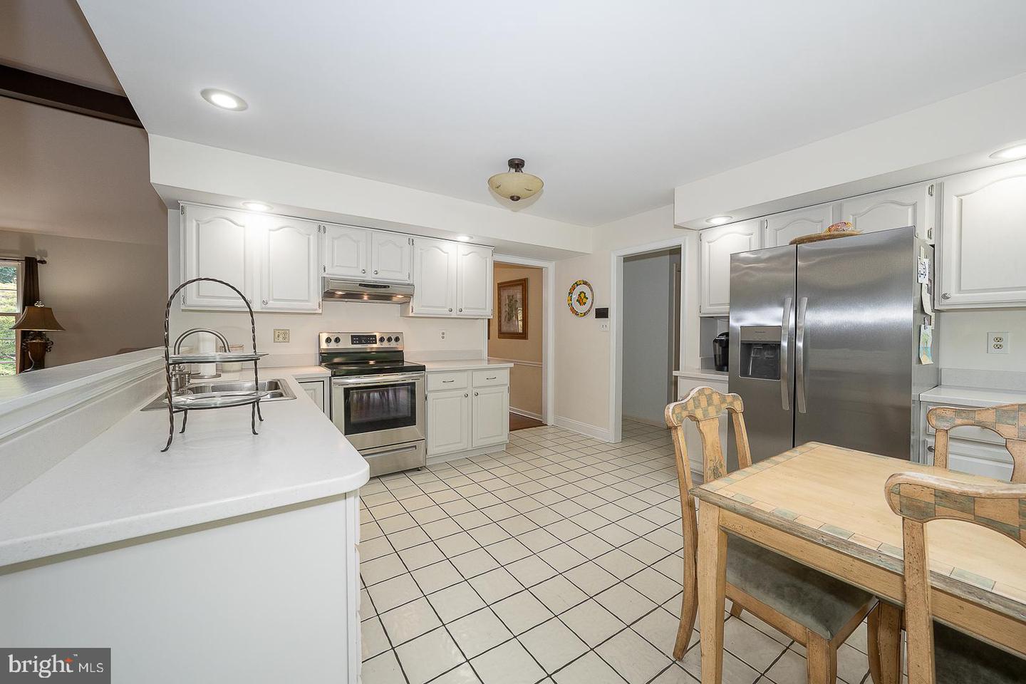 842 Penns Way Property Photo 16