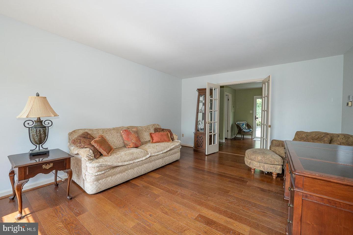 842 Penns Way Property Photo 17