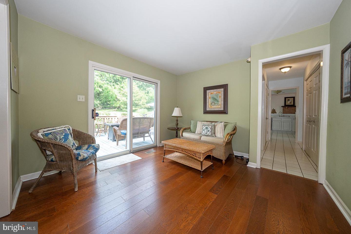 842 Penns Way Property Photo 18
