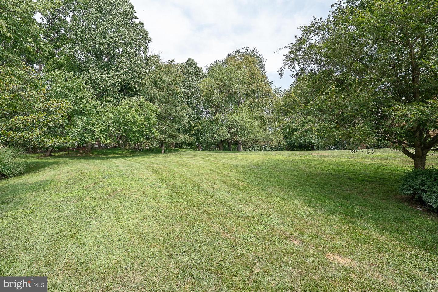 842 Penns Way Property Photo 38