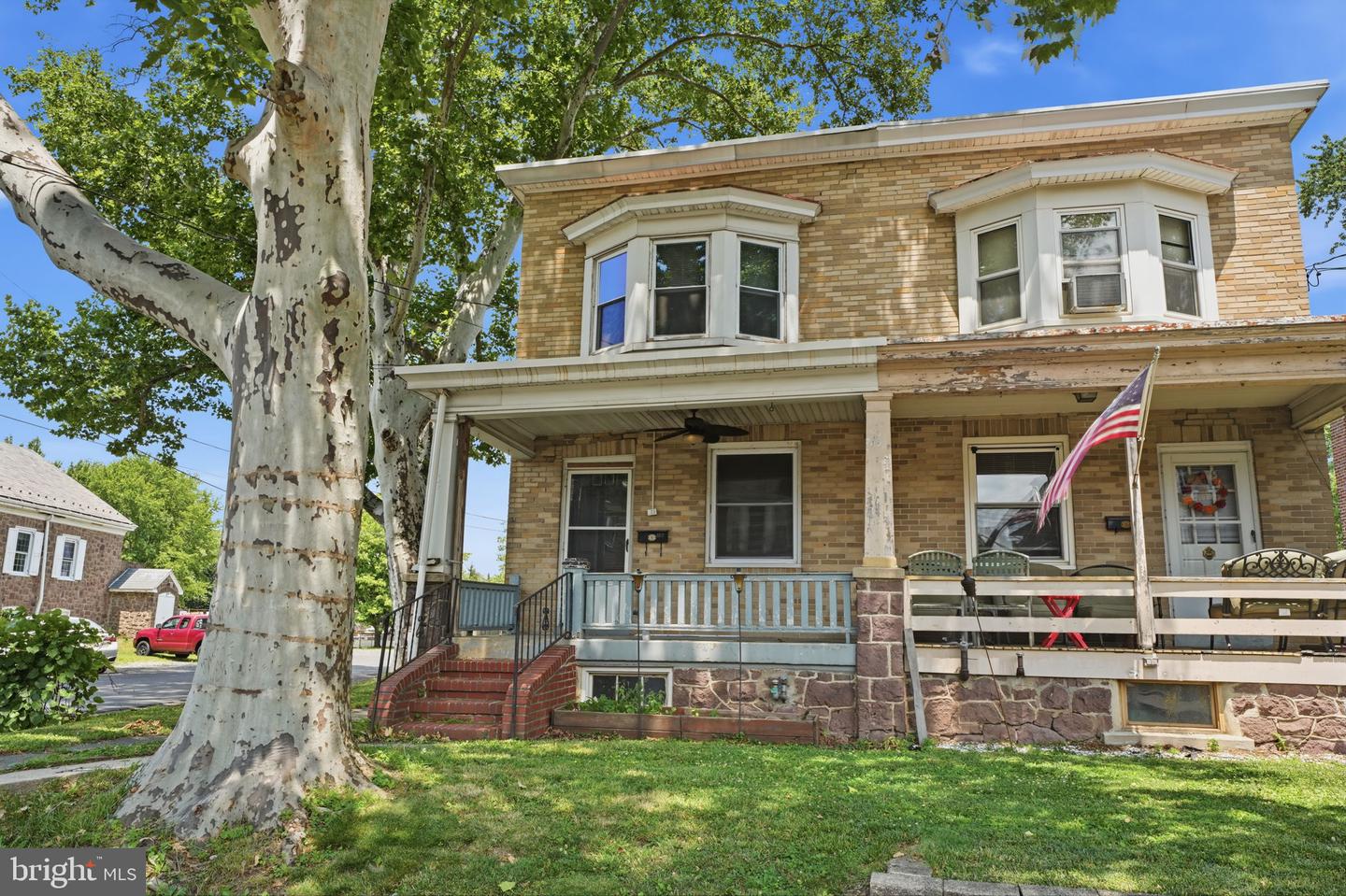 107 E Main St Property Photo 4