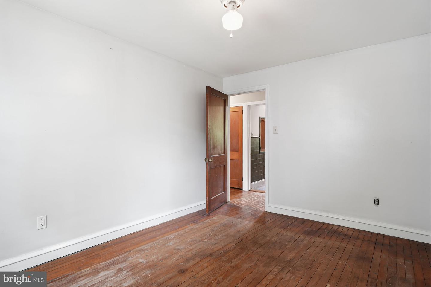107 E Main St Property Photo 34